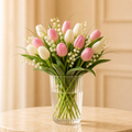 Tulip Serenade – tulip arrangement in a glass vase